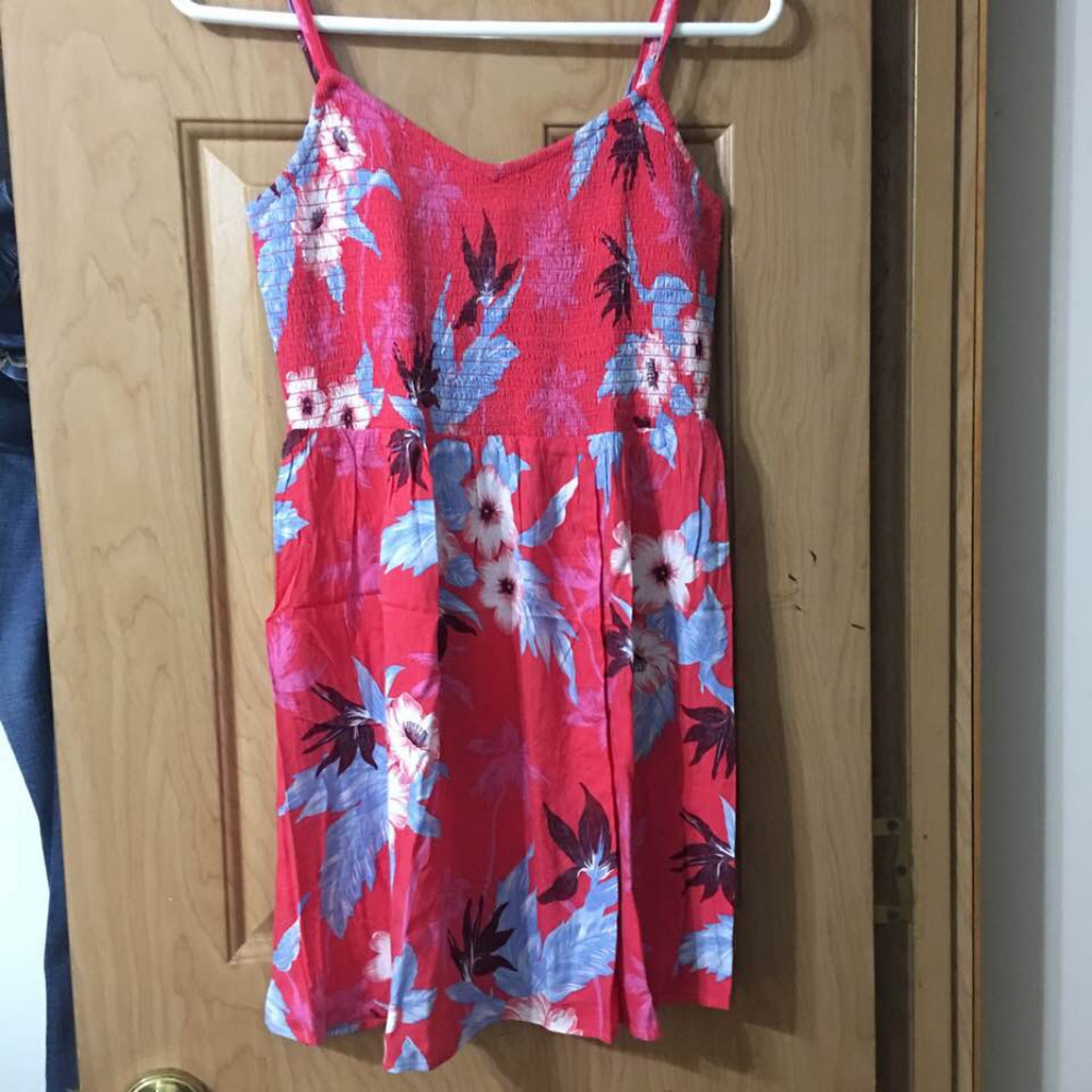 American Eagle Sundress with key hole back